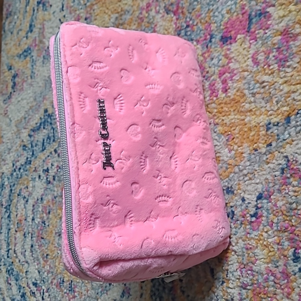 NEW Juicy Couture Pink Fuzzy Makeup Bag